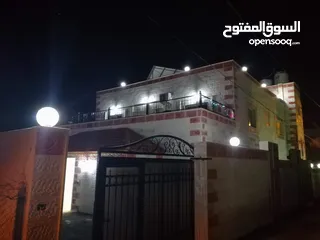  28 بيت مستقل شبه فيلا بمنطقة هادية وراقية التواصل واتس اب حصراً