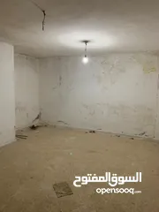  3 بيت طابقين مستقل للبيع على شارع مباشرة