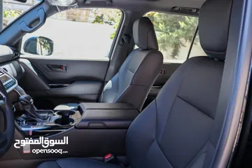  3 TOYOTA LAND CRUISER 300 GXR V6 موديل 2024 للبيع