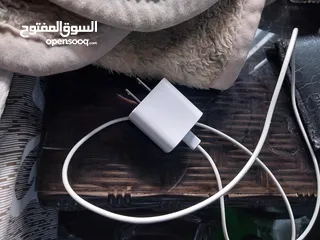  2 ايباد ميني 6 للبيع بحال الوكالة توب نظافة