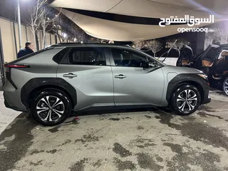  9 للبيع سيارة Toyota bz4x2023