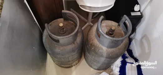  2 Gas Cylinder for Urgent Sale