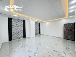  7 شقة مميزة باطلالة دائمة مساحة 165م بتشطيبات مميزة باجمل مناطق صويلح قرب الجبيهة