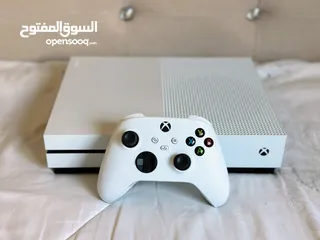  7 WARRANTY Xbox One S 1TB - Mint Condition Scratchless