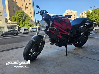  6 Ducati Monster 696-2009 model.