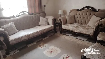  1 طقم كنب للبيع سبع مقاعد ب300قابل للتفاوض