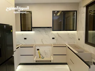  12 شقه للبيع خلف المدارس العالميه
