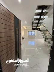  1 شقة فاخرة اخير مع روف دوبلكس 215 متر وتراس 100 متر مع اطلالة مفتوحة مميزة بسعر مميز جداا