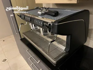  4 Commercial Espresso Machine   مكينة قهوه تجاريه