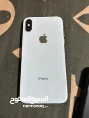  2 iPhone XS in excellent condition