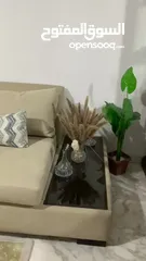 13 كنب زاوية أنيق مكوّن من 4 قطع بلون بيج راقٍ، تصميم مريح وعصري، خشب ثقيل وجودة عالية، بحالة ممتازة