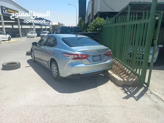  8 تويوتا كامري هايبرد ليثيوم امريكيه  موديل 2020 حره بحاله ممتازه وبسعر مغري للبيع