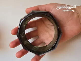  11 اساور زجاجية ملونة جميلة كبيرة