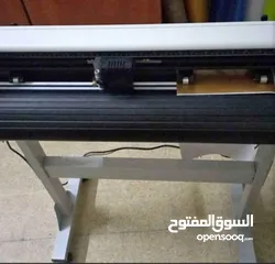  1 مكنة قص فينيل للبيع نوعية ممتازة مستعملة كأنها جديدة  Vinyl cutter