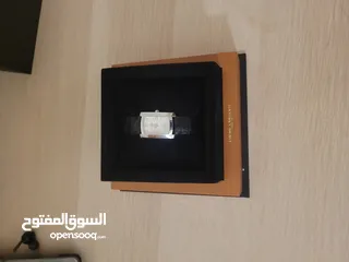  5 ساعه من ماركه Baume & Mercier