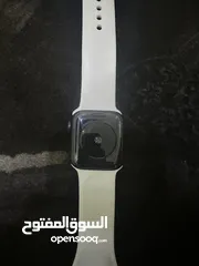  3 Apple Watch SE model 40mm