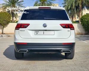  5 2018 Volkswagen Tiguan / Gcc Specs/ 4 Cylinder / 7 Seats / Mid Option