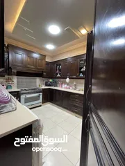  11 شقه للبيع حي المنصور / جبييه  طابق 2