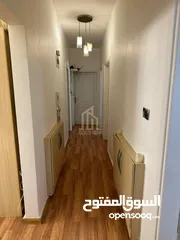 9 في موقع مميز في الرابية شقة طابق أول 160م بسعر مميز جدا / ref 9534