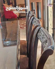  6 طاولة سفره مع بيرو بحاله ممتازه في اربد.