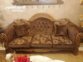  3 طقم كنب 9 مقاعد وغرفة سفرة للبيع بحالة ممتازة