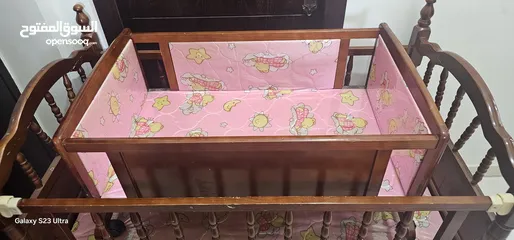  3 تخت اطفال مزدوج 2ب 1 وهدية فرشة لكل تخت +لحاف للتخت الكبير  تخت صغير هزاز وكبير قابل للفتح من الجانب