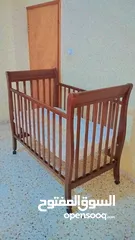  1 سرير اطفال استعمال سنه فقط خشب زان نوعية ممتازه
