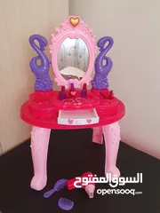  9 طاولة مكياج بنات عدد 2  Two girls' makeup tables