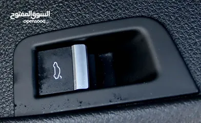  23 Audi Q7 40 TFSI quattro 2017 V4  GCC, accident-free in excellent condition service history from Audi