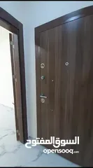  30 طابق شبه ارضي مطلة و مشمسة و مهوية بأرقى مناطق حي الياسمين المطله على كوريدور عبدون بسعر ناري جدآ