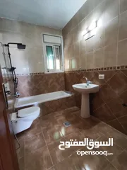  6 شقة مميزة للإيجار – الطيرة  مساحة واسعة وحديقة داخلية