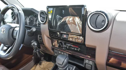  16 Toyota Land Cruiser Pickup LX 4.0L V6 Petrol Single Cabin Auto transmission