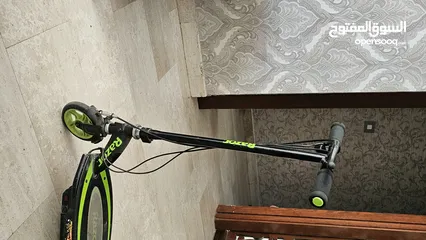  13 scooter razor سكوتر رايزور امريكي اصلي  لون اسود واخضر  للاطفال