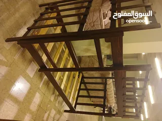  35 تخوت طابقين مع تخت اضافي من الأسفل مع درج وجوارير وارفف من وسط التخت سرير شبابي وأسرة سرير