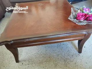  3 طاولة غرفة ضيوف صحيح  مستعملة لكنها تقيلة وحلوة سبب البيع  المكان صغير