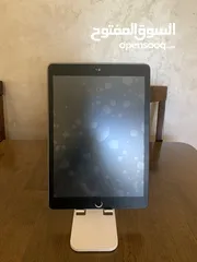  2 للبيع: iPad الجيل الثامن (iPad 8) – 32GB