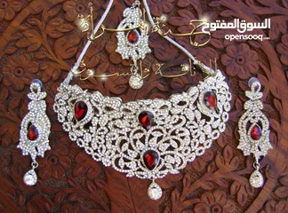  17 مجوهرات تقليدية هندية (أطقم كاملة) مطلية بالذهب للبيع بسعر التكلفة