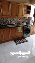  1 شقه موقع ممتاز للإيجار السنوي بوسط عمان