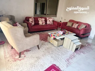  2 كنب وغرفه شبابيه بدون خزانه بحال الوكاله استخدام بسيط