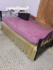  7 موكيتة ثقيلة وسرير حديد