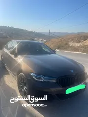  4 BMW 530e 2020