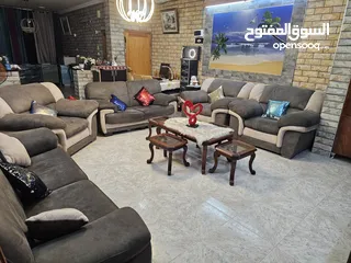  3 طقم كنبايات 8 مقاعد وطاولة و4طرابيزات