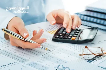  17 أستاذ محاسبة و اقتصاد حاصل على الامتياز لطلاب الجامعات