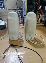  2 سماعات كمبيوتر شيك جدا