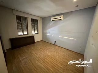  12 فيلا فاخره سوبر ديلوكس للايجار في منطقه الصويفيه