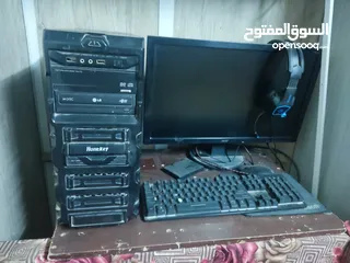  2 جهاز كمبيوتر لتبديل ع جهاز ايباد 9 او للبيع