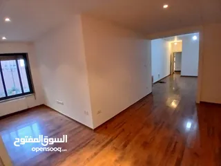  5 شقة فارغة - الشميساني - ارضي - حديقة - 300م داخلي - 100م خارجي