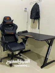  1 كرسي وطاولا العاب