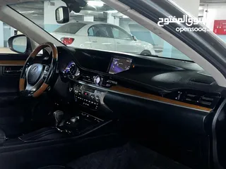  15 لكزس ES 300 h فل الفل بحاله ممتازه 2015