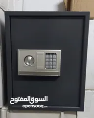  4 خزانات حجم كبير ارتفاع نص متر وزن 19 كليو ارتفاع 50سم عرض 38 سم عمق 34 سم